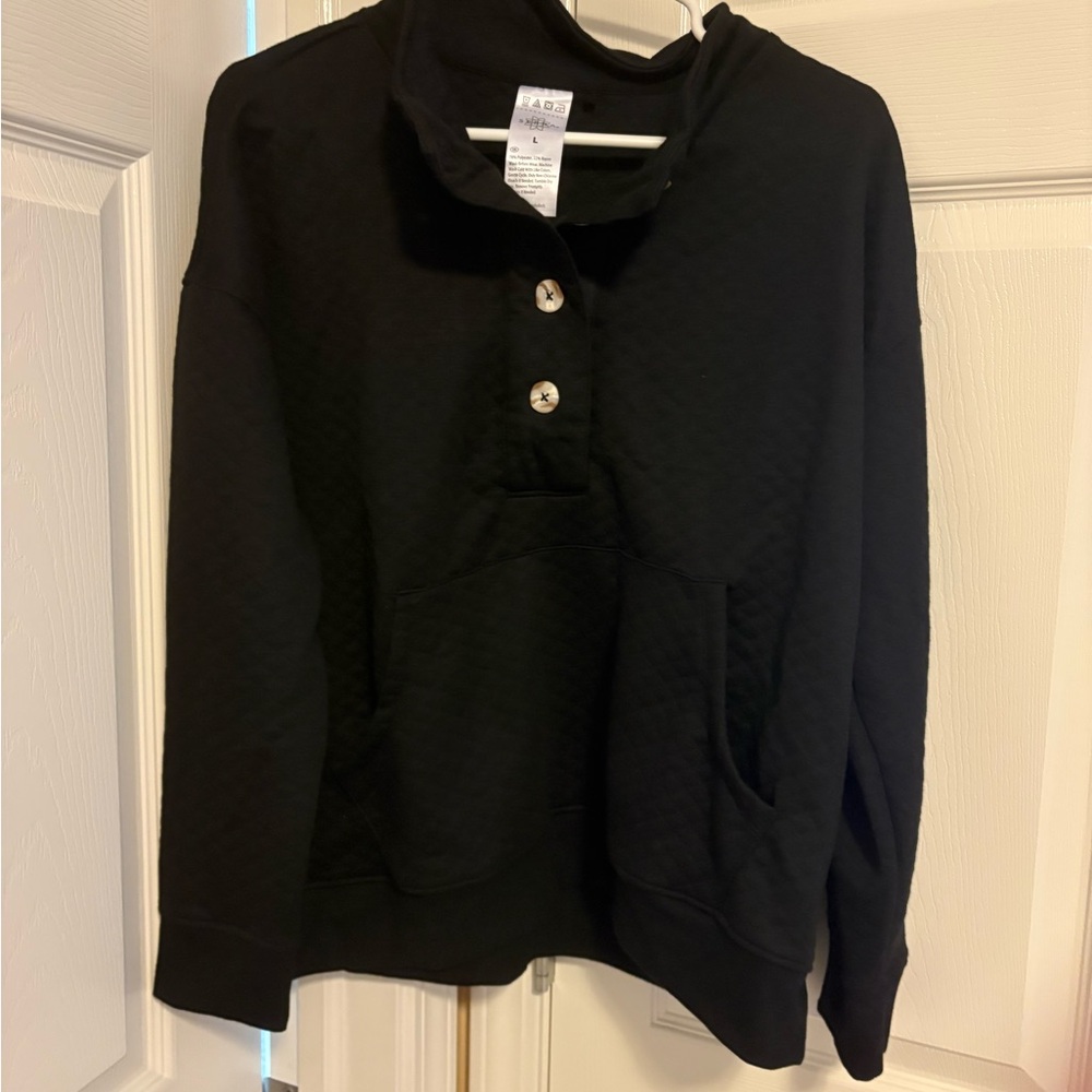 Serra Black Quilted Pullover